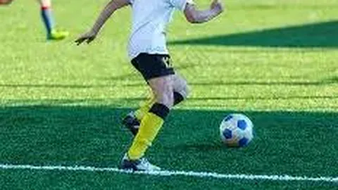 曼联锋线拉什福德备战归来，全力冲刺欧冠巴萨与切尔西对决！